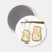 可愛い漫画ハリネズミのカップル愛で木のスイング マグネット (正面/裏面)