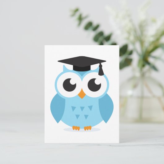 可愛い漫画フクロウがモルタルボードで卒業 案内ポストカード (スタンド正面)