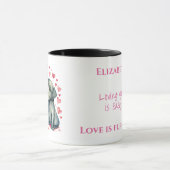 可愛い犬がピンクパーソナライズされたを好き マグカップ (中央)