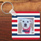 可愛い犬の赤白青ストライプ愛国の写真 キーホルダー (正面)