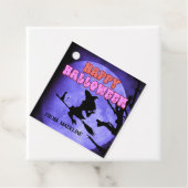 可愛い猫が抱える暗夜ハローウィンパーティ フェイバータグ (インサイチュ)