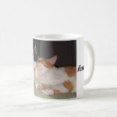 可愛い猫が眠る猫が支配するマグカップ コーヒーマグカップ (正面右)