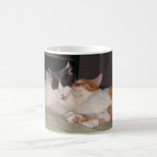 可愛い猫が眠る猫が支配するマグカップ コーヒーマグカップ