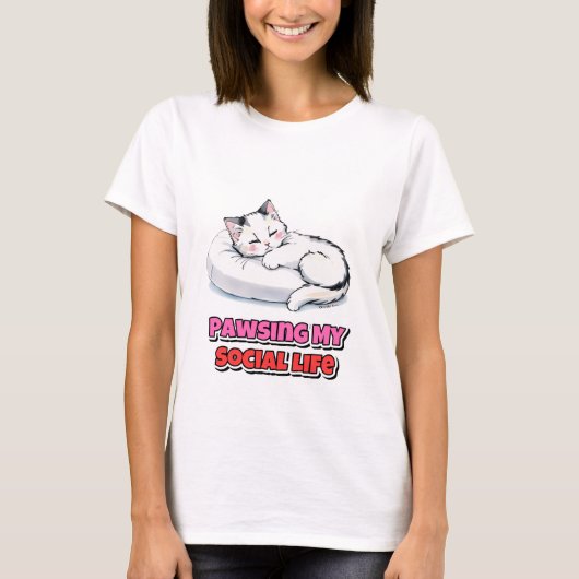 可愛い猫と過ごす予定があるので残念 Tシャツ (正面)