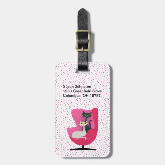 可愛い猫のドットが2つ付いたMIdセンチュリーピンクの椅子 ラゲッジタグ (正面縦)