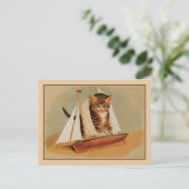 可愛い猫ビクトリアン子猫のおもちゃ木製の帆船 ポストカード (スタンド正面)