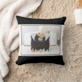 可愛い猫「負け犬め、待ち伏せ」 クッション (ブランケット)