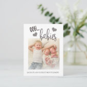 可愛い王ベビー双子の写真誕生のお知らせ 案内ポストカード (スタンド正面)