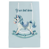 可愛い男の赤ちゃんロッキングホースのカスタマイズ ミディアムペーパーバッグ (裏面)