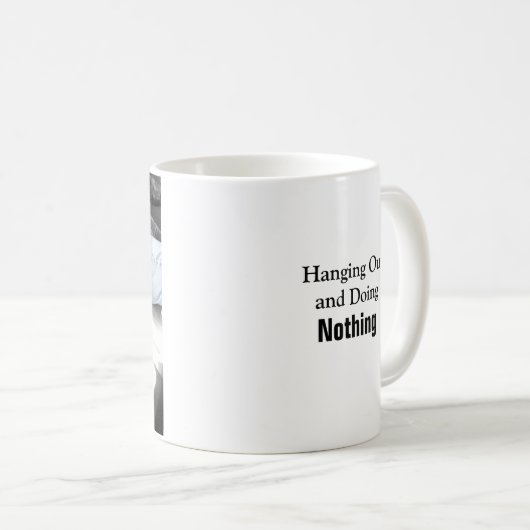 可愛い白犬の出ぶら下がった行のパパコーヒー コーヒーマグカップ (正面右)