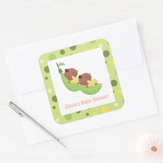 可愛い眠れるアフリカ系アメリカ人の双子ベビーシャワー スクエアシール (封筒)