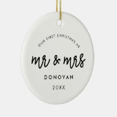 可愛い私たちの初めてのクリスマス結婚の写真 セラミックオーナメント (右)
