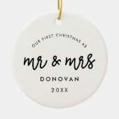 可愛い私たちの初めてのクリスマス結婚の写真 セラミックオーナメント (正面)