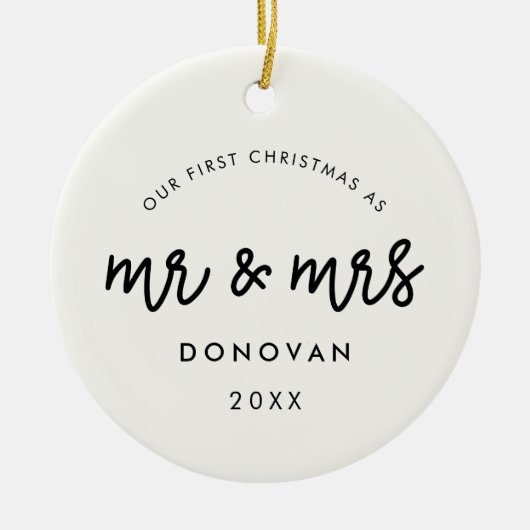 可愛い私たちの初めてのクリスマス結婚の写真 セラミックオーナメント (正面)