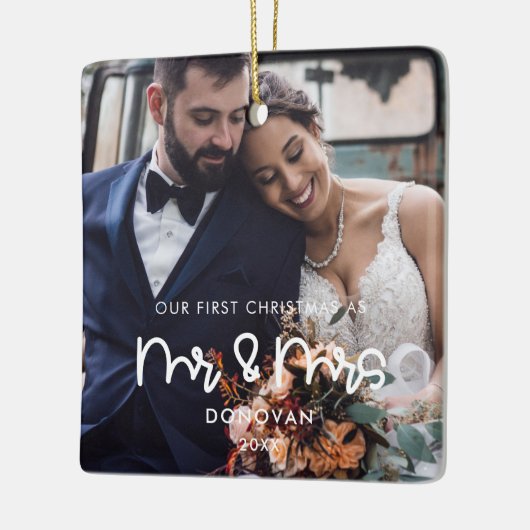 可愛い私たちの初めてのクリスマス結婚の写真 セラミックオーナメント (左)