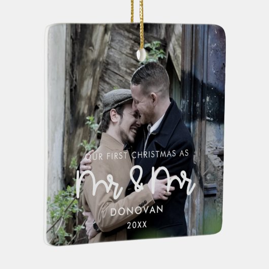 可愛い私たちの初めてのクリスマスMr & Mr結婚の写真 セラミックオーナメント (右)