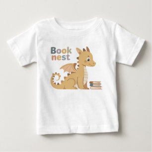 可愛い絵本の本の巣のベビードラゴンリーディング ベビーTシャツ