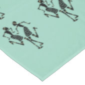 可愛い緑と黒シルエットフェスティバル テーブルクロス (アングル)