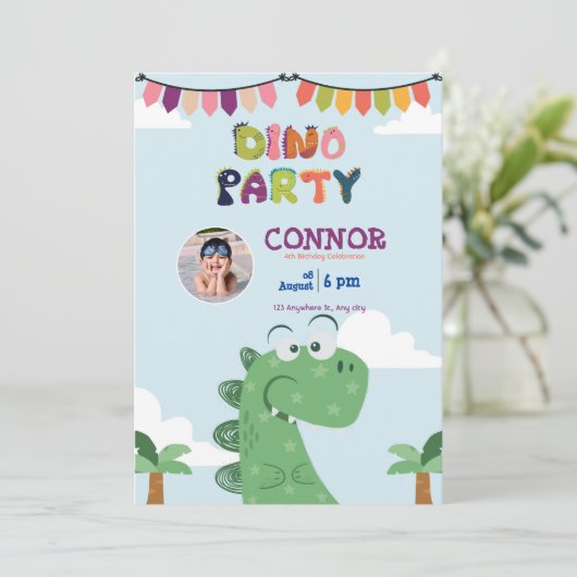 可愛い緑のティラノサウルスレックス/ Tレックス誕生日パーティー 招待状 (スタンド正面)