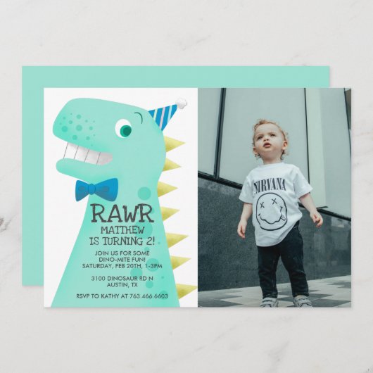 可愛い緑の恐竜の誕生日パーティーカスタム写真 招待状 (正面/裏面)