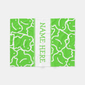 可愛い緑の漫画のカエル子供の名前 フリースブランケット (正面(横))