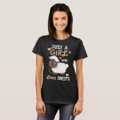 可愛い羊飼いを愛する女の子 Tシャツ (正面フル)