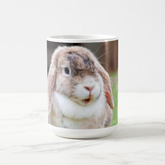可愛い耳の垂れたウサギ コーヒーマグカップ (中央)