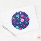 可愛い花柄の背景 ラウンドシール (封筒)