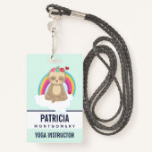 可愛い茶色のめい想ナマケモノ バッジ (裏面ランヤード)