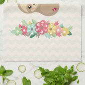 可愛い茶色のナマケモノぶら下がったの上下逆さ キッチンタオル (折り畳み)