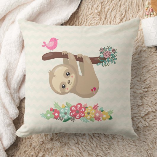 可愛い茶色のナマケモノぶら下がったの上下逆さ クッション (ブランケット)