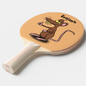 可愛い茶色のネズミが漫画をサミング 卓球ラケット (正面アングル)