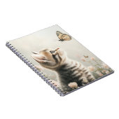 可愛い茶色の虎猫蝶の子猫 ノートブック (右側)