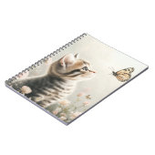 可愛い茶色の虎猫蝶の子猫 ノートブック (左側)