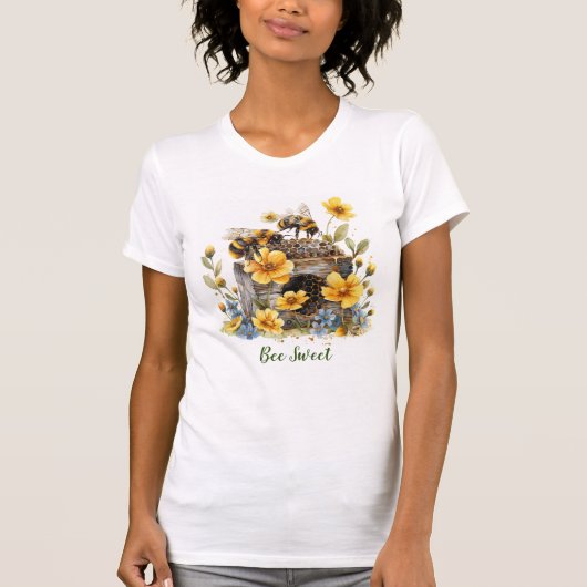 可愛い蜂の甘い野の花の女性用Tシャツ Tシャツ (正面)