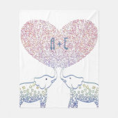 可愛い象を愛の山でシャワーパーソナライズされた フリースブランケット (正面)