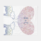 可愛い象を愛の山でシャワーパーソナライズされた フリースブランケット (正面(横))