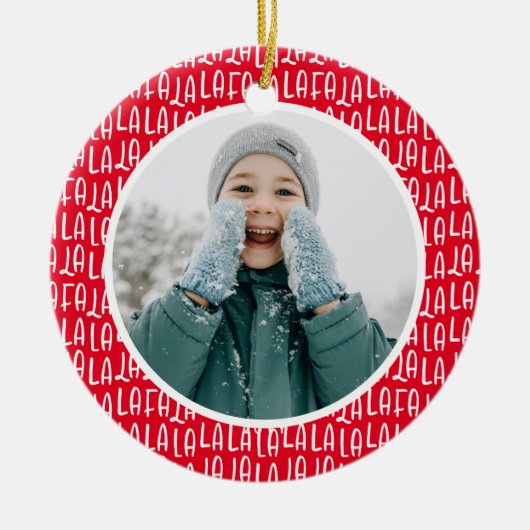 可愛い赤いパーソナライズされたクリスマスの休日の写真 セラミックオーナメント (正面)