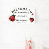 可愛い赤いモダンラディバグへようこそ誕生日 横断幕 (インサイチュ)