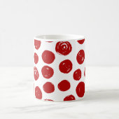 可愛い赤い手描き水彩水玉模様 コーヒーマグカップ (中央)