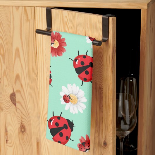 可愛い赤い水玉模様ラディバグの花ガーリー夏 キッチンタオル (三つ折り)