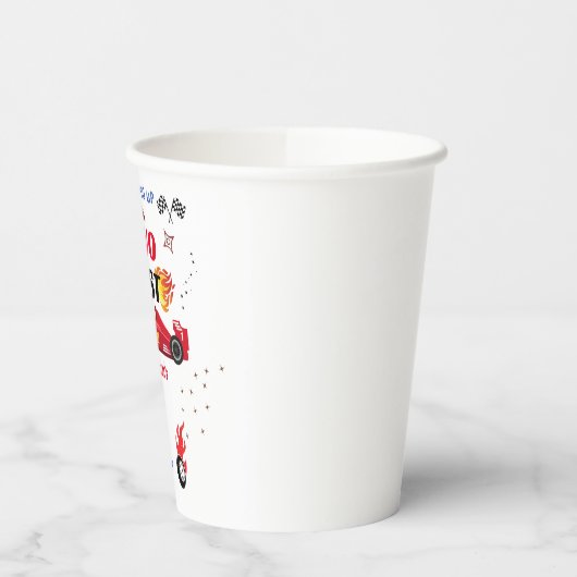 可愛い赤い男の子の車レース車2速2番目の誕生日 紙コップ (左)