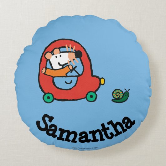 可愛い赤い車を運転するメイジー ラウンドクッション (正面)