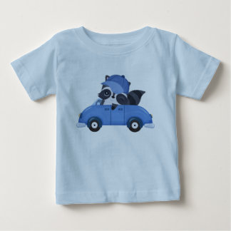 可愛い赤ちゃん青い車アライグマのキャラクター ベビーTシャツ