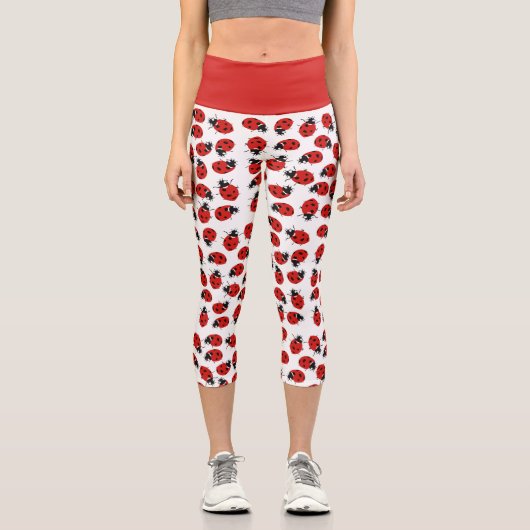 可愛い赤と黒のラディバグパターン カプリレギンス (正面)