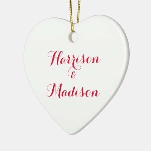 可愛い赤カスタム白ハートのスクリプトのカップルの名前 セラミックオーナメント (左)