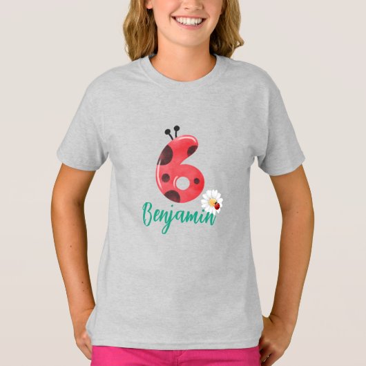可愛い赤水玉模様ラディバグ6thバースデーパーティー名 tシャツ (正面)