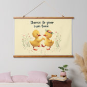 可愛い踊りダクリングスとフローラ春ビベス 吊り下げ型タペストリー (寝室)