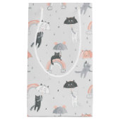 可愛い雨猫パターン スモールペーパーバッグ (正面)
