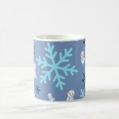 可愛い雪だるまと雪片をティール（緑がかった色）ブルー コーヒーマグカップ (中央)
